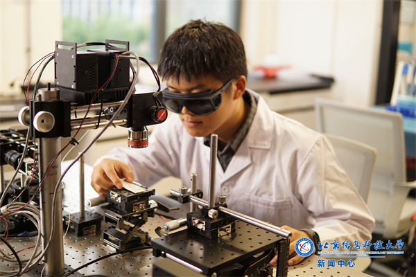 仪器科学与光电工程学院 光电博2301 马嘉炜.png